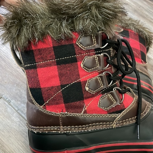 FUR Lined Plaid Flannel Duck Boots - Picture 9 of 9